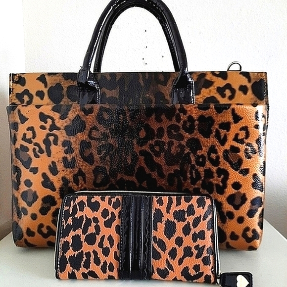 NWOT LYDC HANDBAG & WALLET SET - Picture 2 of 7
